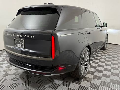 New 2026 Land Rover Range Rover Long Wheelbase SE AWD/4WD image 9