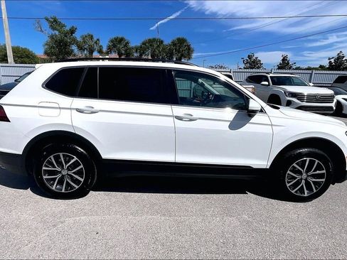 Used 2019 Volkswagen Tiguan SE w/ Panoramic Sunroof Package AWD/4WD image 4