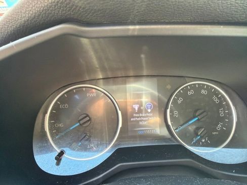 Used 2020 Toyota RAV4 XLE w/ Convenience Package AWD/4WD image 2