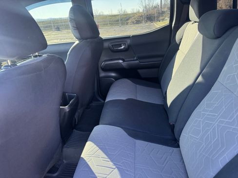 Used 2022 Toyota Tacoma 4x4 Double Cab image 10