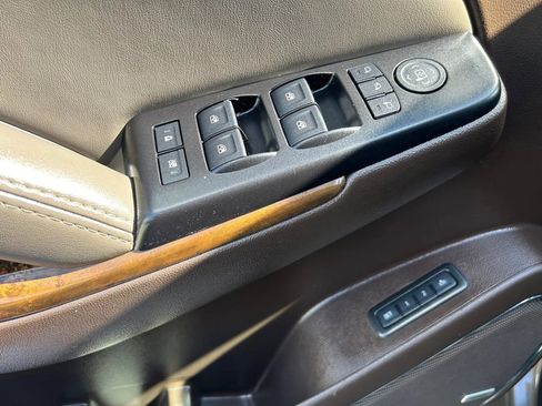 Used 2016 GMC Yukon Denali w/ Open Road Package image 32