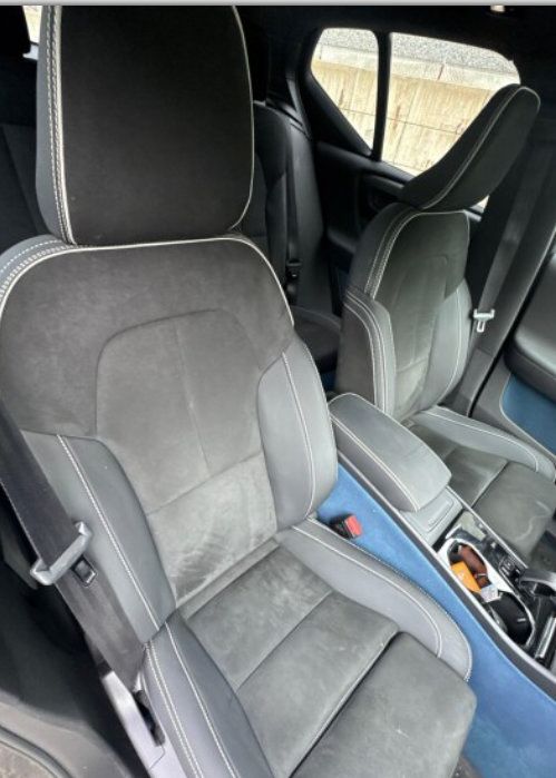 Used 2023 Volvo XC40 Recharge Ultimate w/ Protection Package Premier AWD/4WD image 8