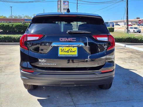 Used 2024 GMC Terrain SLE image 24