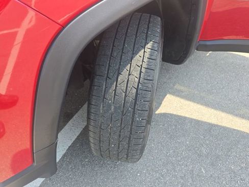 Used 2020 Jeep Compass Latitude w/ Cold Weather Group image 33