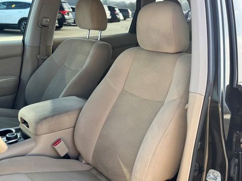 Used 2015 Nissan Pathfinder S image 13