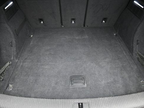 Used 2019 Audi Q5 2.0T Premium image 31