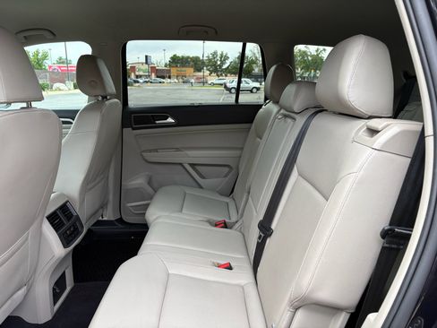 Used 2018 Volkswagen Atlas SE AWD/4WD image 18