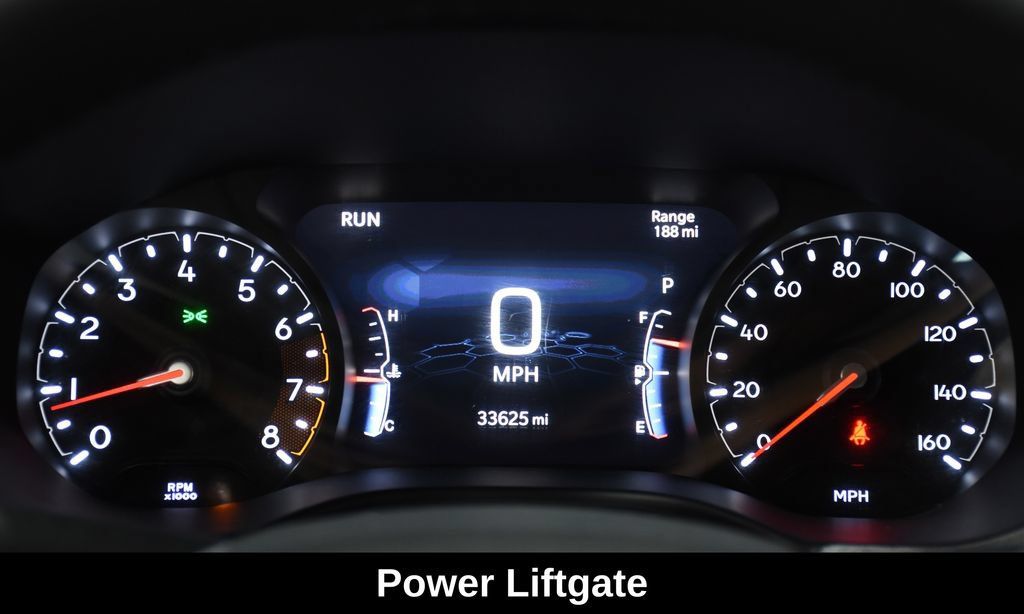 Used 2025 Jeep Compass Latitude w/ Sun & Sound Group AWD/4WD image 16