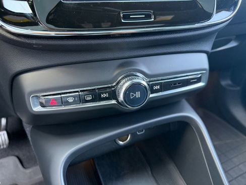 Used 2023 Volvo C40 P8 Recharge Ultimate w/ Protection Package Premier image 28