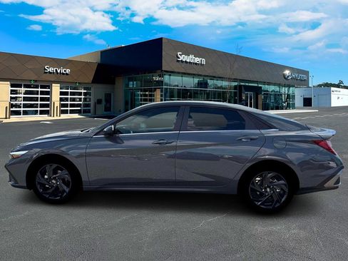 New 2026 Hyundai Elantra SEL Sport Premium FWD image 3