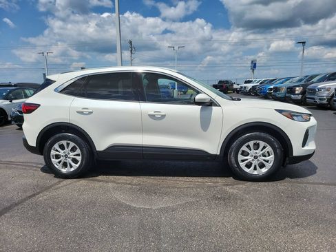 Certified 2023 Ford Escape Active w/ Tech Pack #2 AWD/4WD image 3