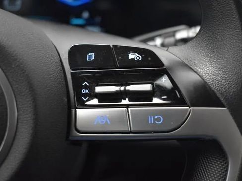 Used 2024 Hyundai Elantra SEL FWD image 22