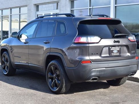 Used 2019 Jeep Cherokee Latitude Plus AWD/4WD image 7