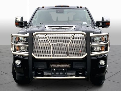 Used 2018 Chevrolet Silverado 3500 High Country w/ Duramax Plus Package image 3