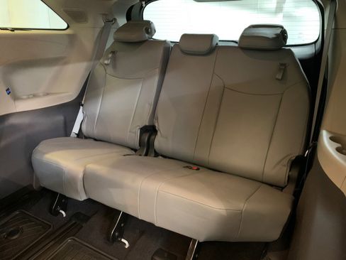 Used 2023 Toyota Sienna Limited w/ Protection Package (TMS) AWD/4WD image 55