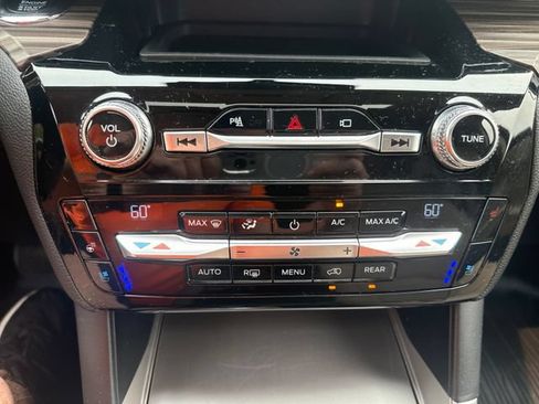Certified 2021 Ford Explorer Limited w/ Equipment Group 301A AWD/4WD image 30