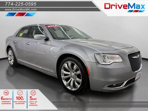 Used 2017 Chrysler 300 C image 1