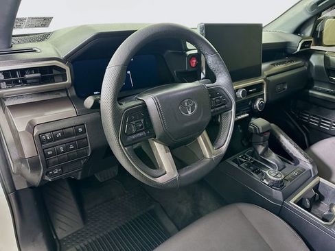 Used 2025 Toyota Tacoma TRD Off-Road AWD/4WD image 9