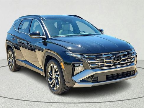 Certified 2025 Hyundai Tucson Limited image 1