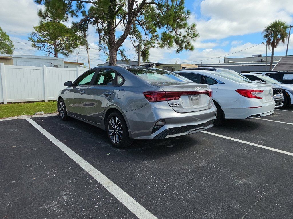 Certified 2022 Kia Forte LXS w/ LXS Technology Package FWD image 12