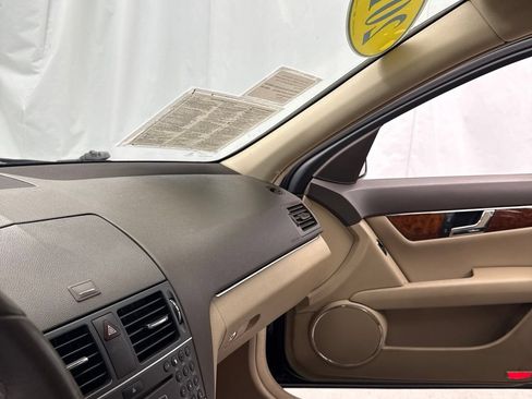 Used 2011 Mercedes-Benz C 300 4MATIC Sedan image 17