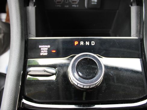 Certified 2023 Jeep Grand Cherokee L Limited image 23