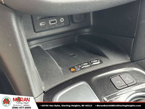 Certified 2023 Chevrolet Equinox Premier FWD image 30