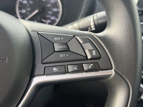Used 2024 Nissan Sentra SV FWD image 23