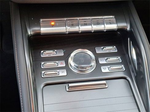 New 2026 Lincoln Nautilus Reserve image 7