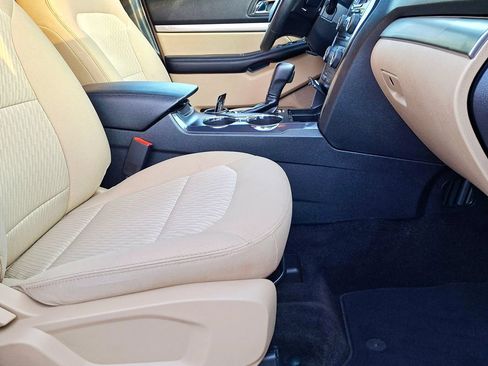 Used 2017 Ford Explorer FWD image 13