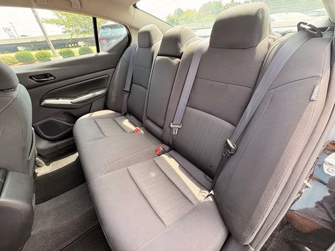 Used 2025 Nissan Altima 2.5 SV FWD image 24