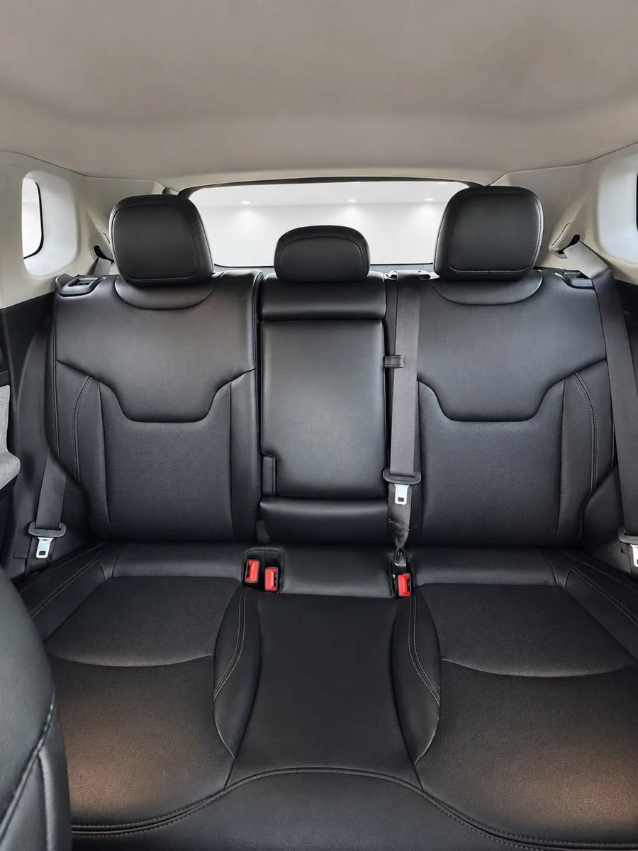Used 2022 Jeep Compass Latitude AWD/4WD image 14
