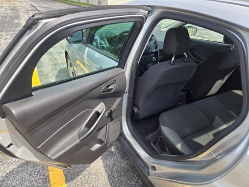 Used 2012 Ford Focus S FWD image 31