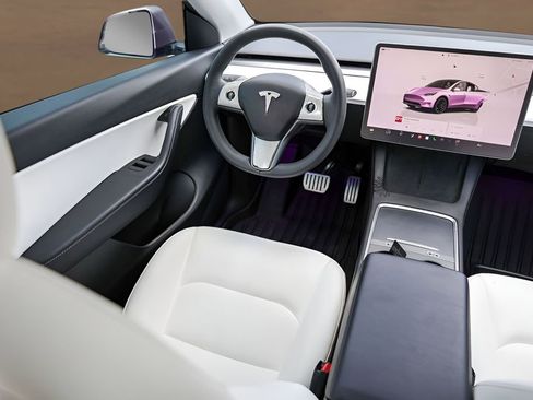 Used 2022 Tesla Model Y Performance AWD/4WD image 23