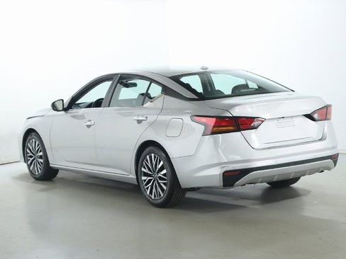 Used 2024 Nissan Altima 2.5 SV image 40