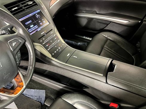 Used 2014 Lincoln MKZ w/ Equipment Group 101A Select FWD image 18