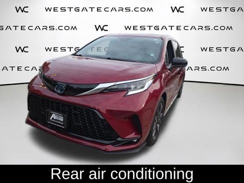 Used 2023 Toyota Sienna XSE w/ XSE Plus Package FWD image 7