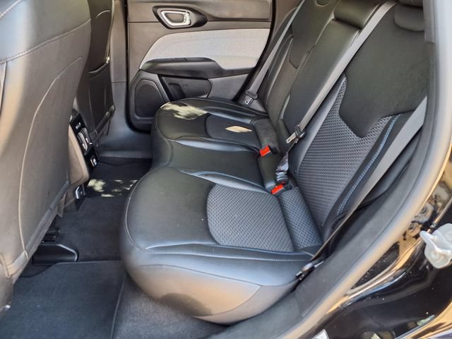 Used 2025 Jeep Compass Latitude AWD/4WD image 10