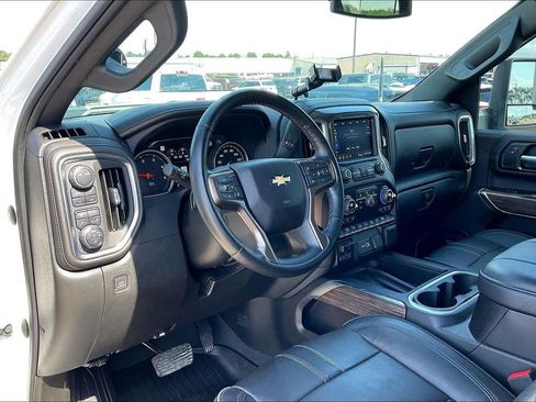 Used 2023 Chevrolet Silverado 2500 High Country AWD/4WD image 13