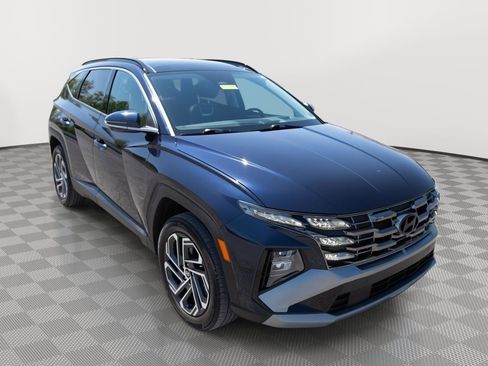 Used 2025 Hyundai Tucson Limited AWD/4WD image 3