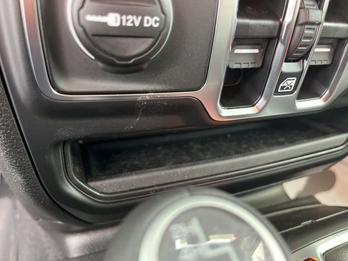 New 2025 Jeep Gladiator Sport image 23