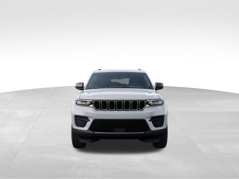 New 2025 Jeep Grand Cherokee Laredo image 6
