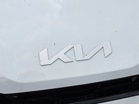 Used 2025 Kia K5 LXS FWD image 3