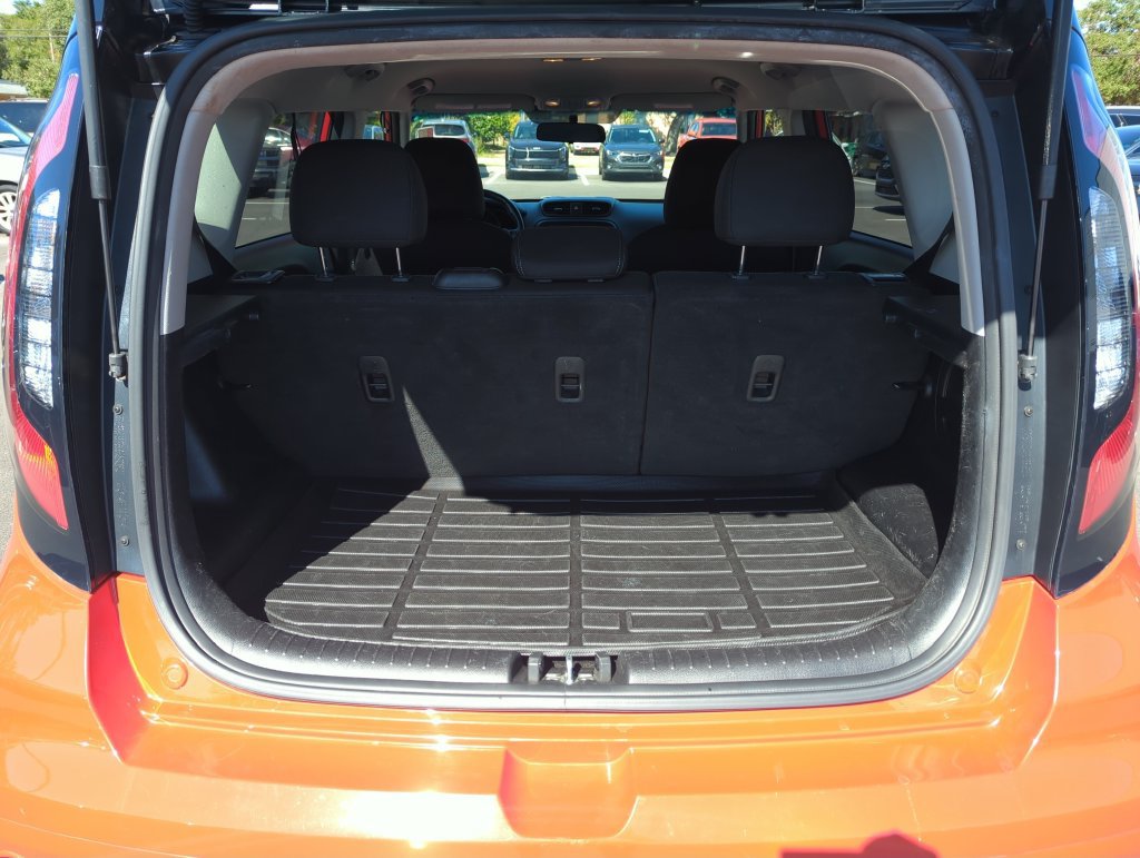 Used 2017 Kia Soul + w/ Designer's Package FWD image 28