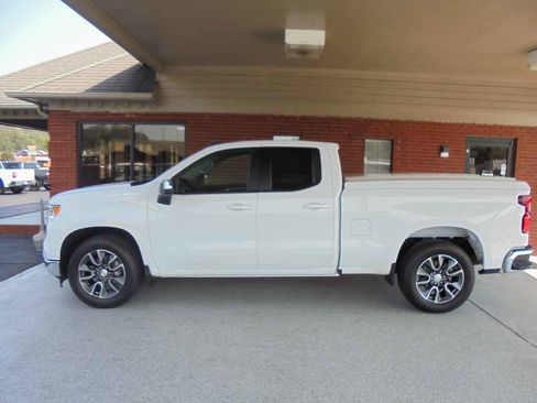 Used 2023 Chevrolet Silverado 1500 LT image 1