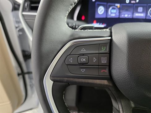 New 2025 Jeep Grand Cherokee Limited image 18