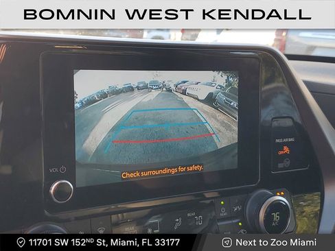 Used 2024 Toyota Highlander LE image 26