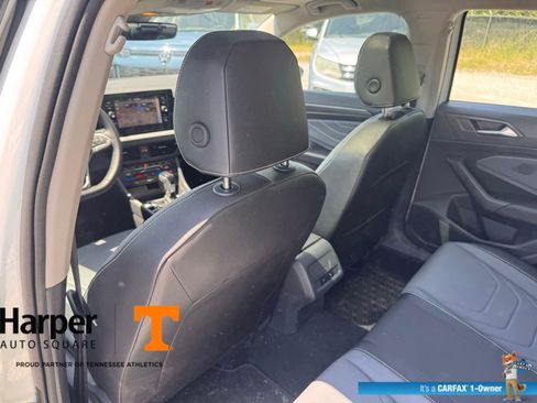 Used 2025 Volkswagen Jetta SEL FWD image 11