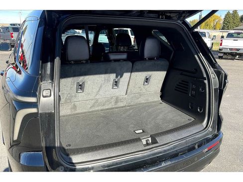 Used 2024 Chevrolet Traverse RS AWD/4WD image 11