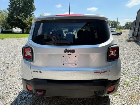 Used 2017 Jeep Renegade Trailhawk AWD/4WD image 6